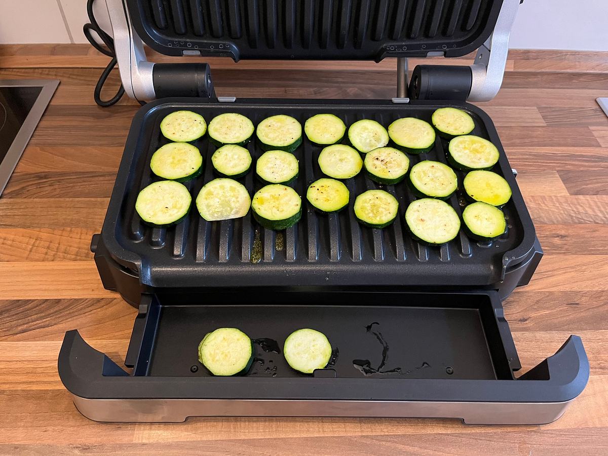 Test Tefal OptiGrill 4-in-1 XL: Grillgut rutscht von den Grillplatten