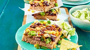 Tex-Mex-Hackbraten vom Blech mit Tortillachips Rezept - Foto: LECKER @ Bauer Media Group