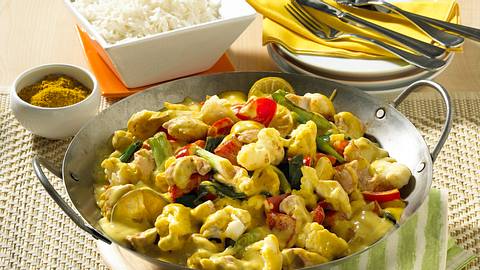 Thai-Curry mit Blumenkohl aus dem Wok Rezept - Foto: House of Food / Bauer Food Experts KG
