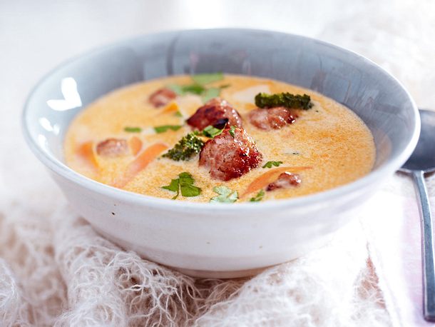 Thai-Curry-Suppe mit Fleischbällchen Rezept Thai-Curry-Suppe mit Fleischbällchen Rezept