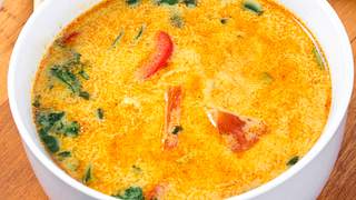 Thai-Currysoße mit Kokosmilch Rezept - Foto: IMAGO / agefotostock