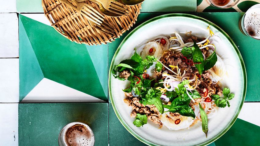 „Thai-like“ Reisnudeln mit Rinderhack Rezept - Foto: House of Food / Bauer Food Experts KG