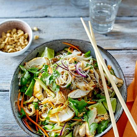 Thai-Salat mit Hähnchen Rezept