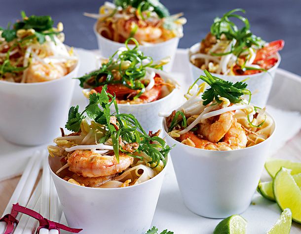 Thailändisches Pad Thai mit Garnelen Rezept | LECKER