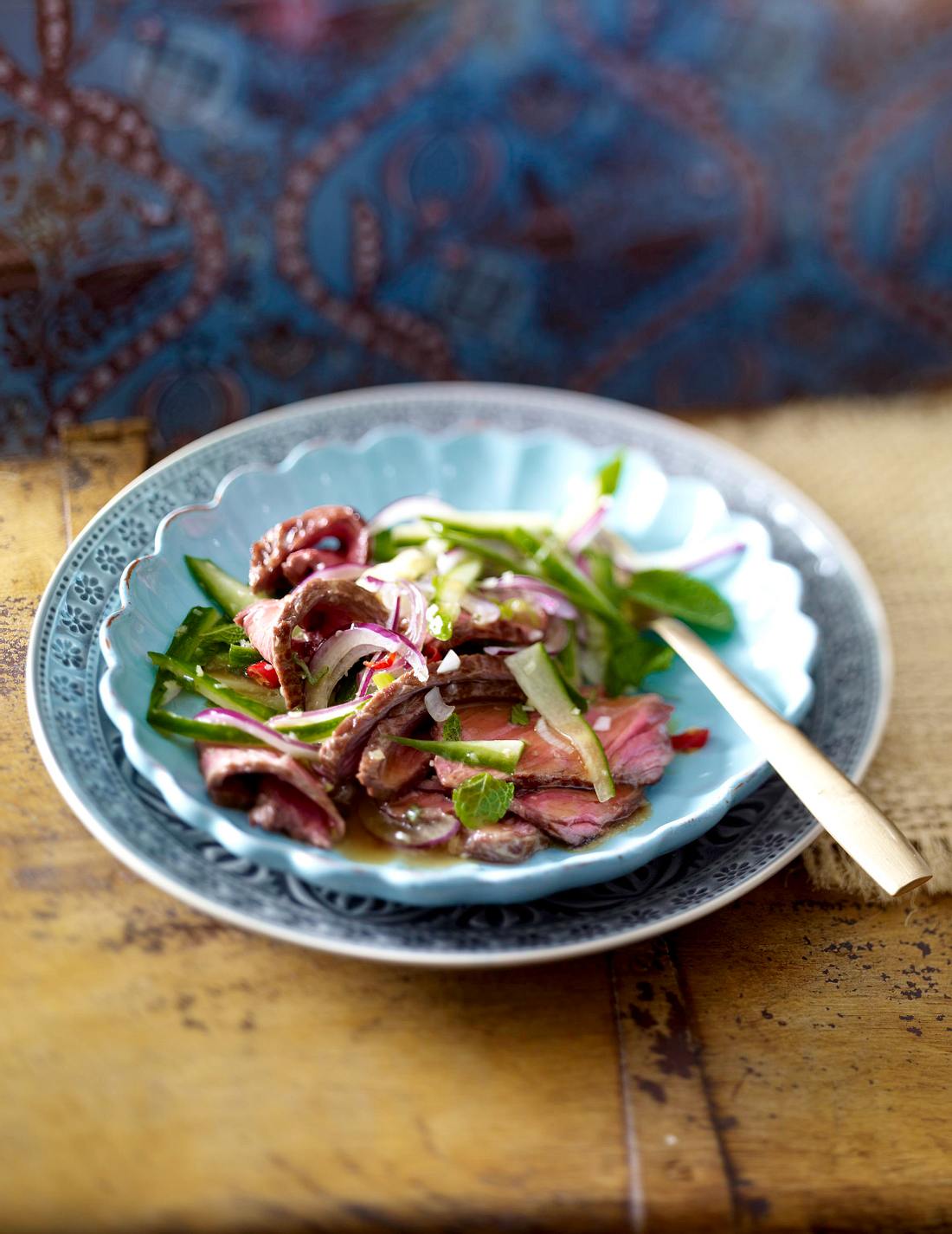 Thailändischer Rindfleischsalat Rezept | LECKER