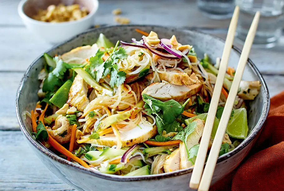 Thaisalat mit Hähnchen Rezept Thaisalat mit Hähnchen Rezept