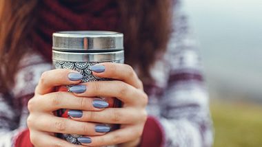 Thermobecher kaufen Vergleich Isobecher - Foto: iStock/MilanEXPO