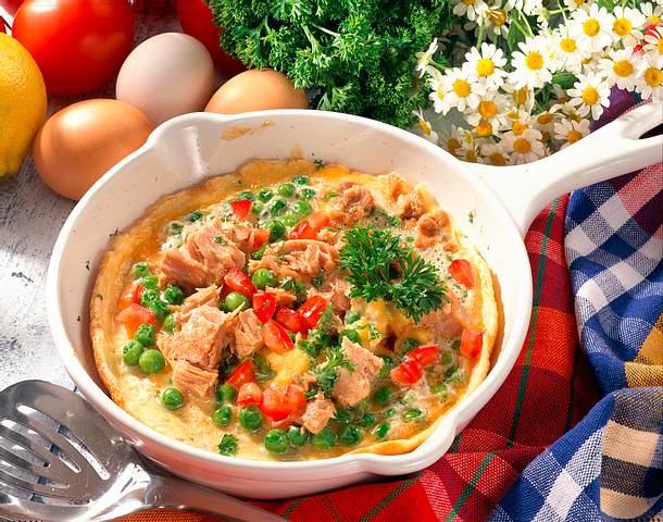 Thunfisch-Omelett mit Erbsen Rezept Thunfisch-Omelett mit Erbsen Rezept
