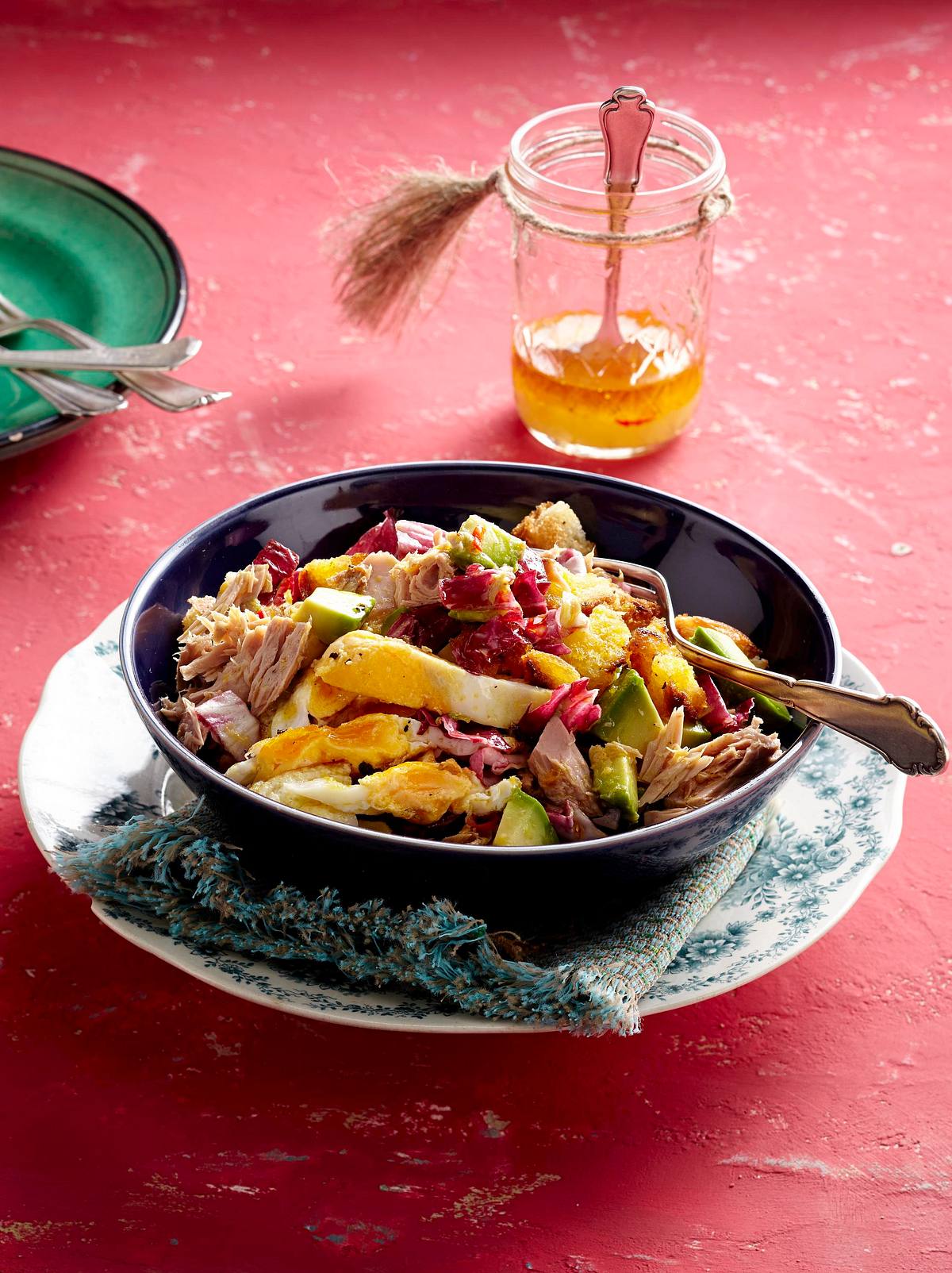 Thunfisch-Spiegeleier-Salat mit Avocado Rezept