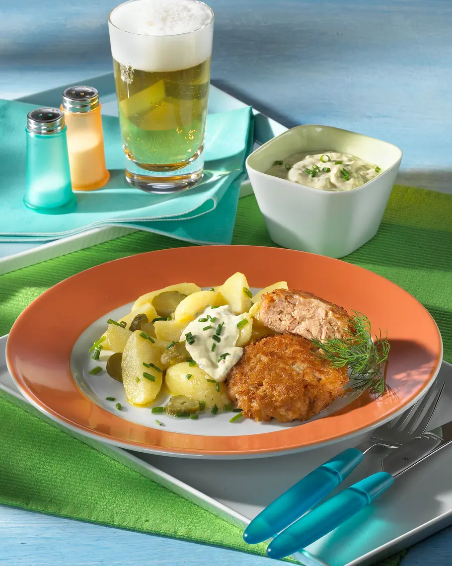 Thunfischfrikadellen mit Kartoffelsalat Rezept Thunfischfrikadellen mit Kartoffelsalat Rezept