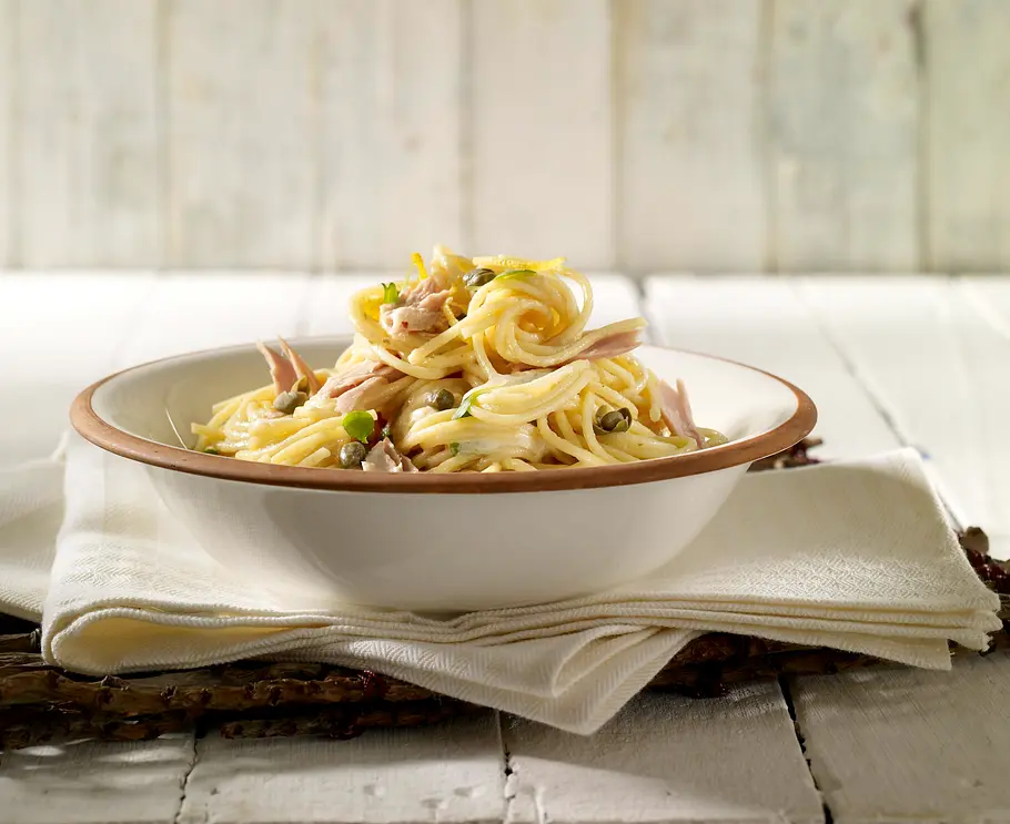 Thunfischsoße mit Kapern zu Spaghetti Rezept