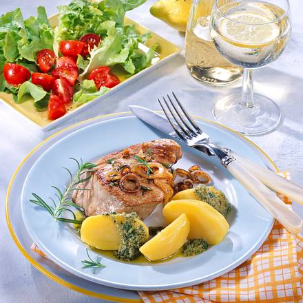 Thunfischsteak mit Kräuterpesto und Salat (Diabetiker) Rezept
