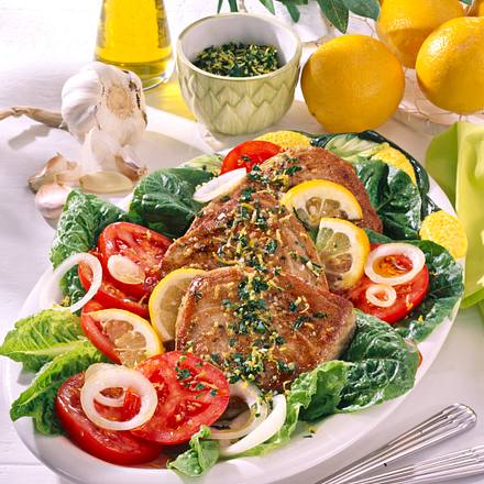 Thunfischsteaks auf knackigem Salat Rezept