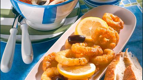 Tintenfischringe mit Salat Rezept - Foto: House of Food / Bauer Food Experts KG