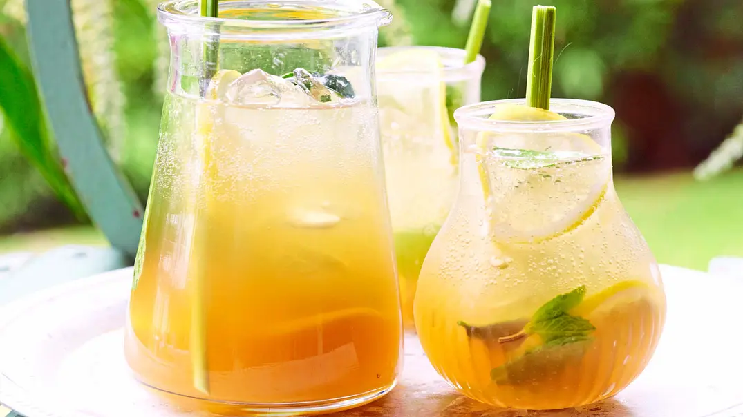 Tipsy Lemon Tea Rezept - Foto: Image Professionals Tipsy Lemon Tea Rezept - Foto: Image Professionals