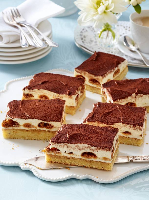 Tiramisu-Kuchen vom Blech Rezept | LECKER