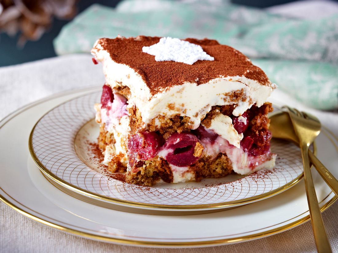 Tiramisu mit Kirschen und Cantuccini Rezept Tiramisu mit Kirschen und Cantuccini Rezept