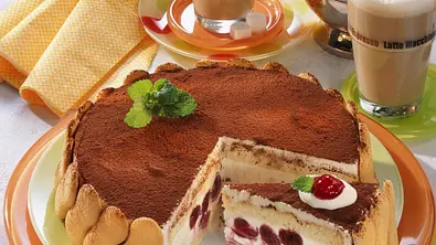 Tiramisu-Torte mit Kirschen Rezept - Foto: LECKER @ Bauer Media Group