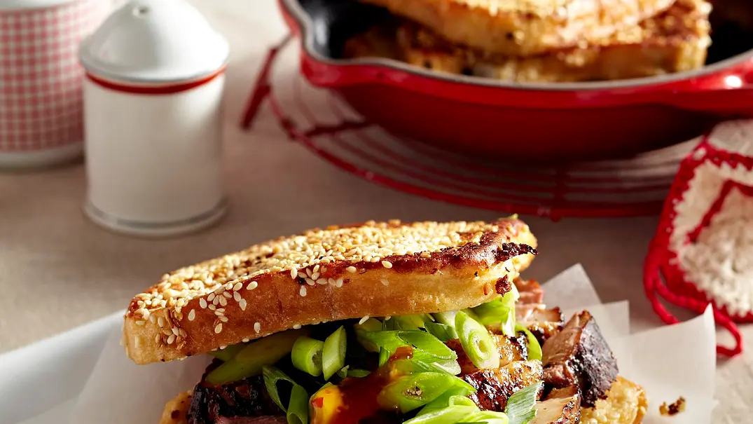 Toast à la Pekingente Rezept - Foto: LECKER @ Bauer Media Group Toast à la Pekingente Rezept - Foto: LECKER @ Bauer Media Group