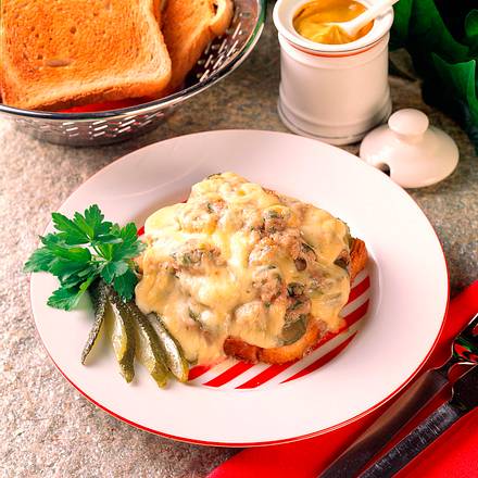 Toast mit Wurstbrät Rezept Toast mit Wurstbrät Rezept