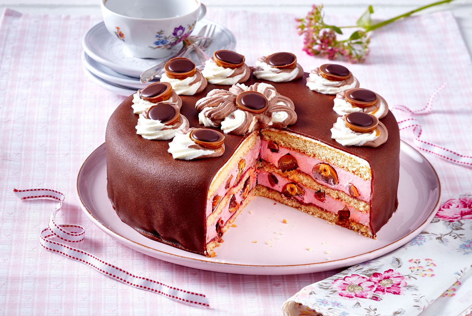 Toffifee Torte mit Himbeercreme Rezept LECKER