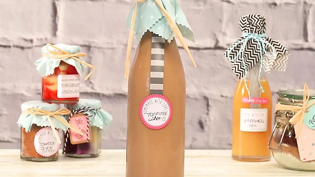 Toffifee-Likör in einer Flasche Toffifee-Likör in einer Flasche