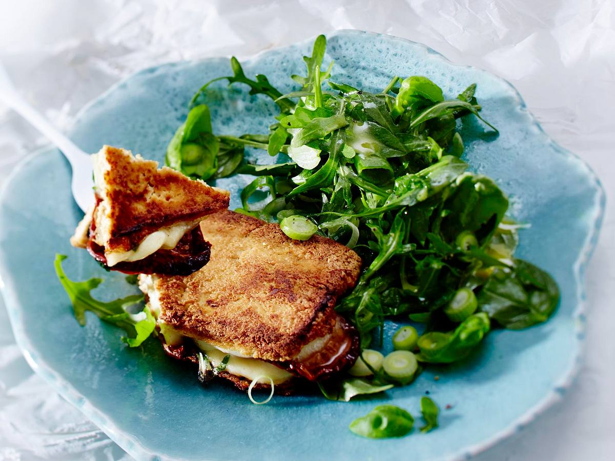 Tofu Caprese mit Rucola-Kräuter-Salat Rezept