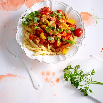 Tofu-Geschnetzeltes mit Nudeln Rezept Tofu-Geschnetzeltes mit Nudeln Rezept