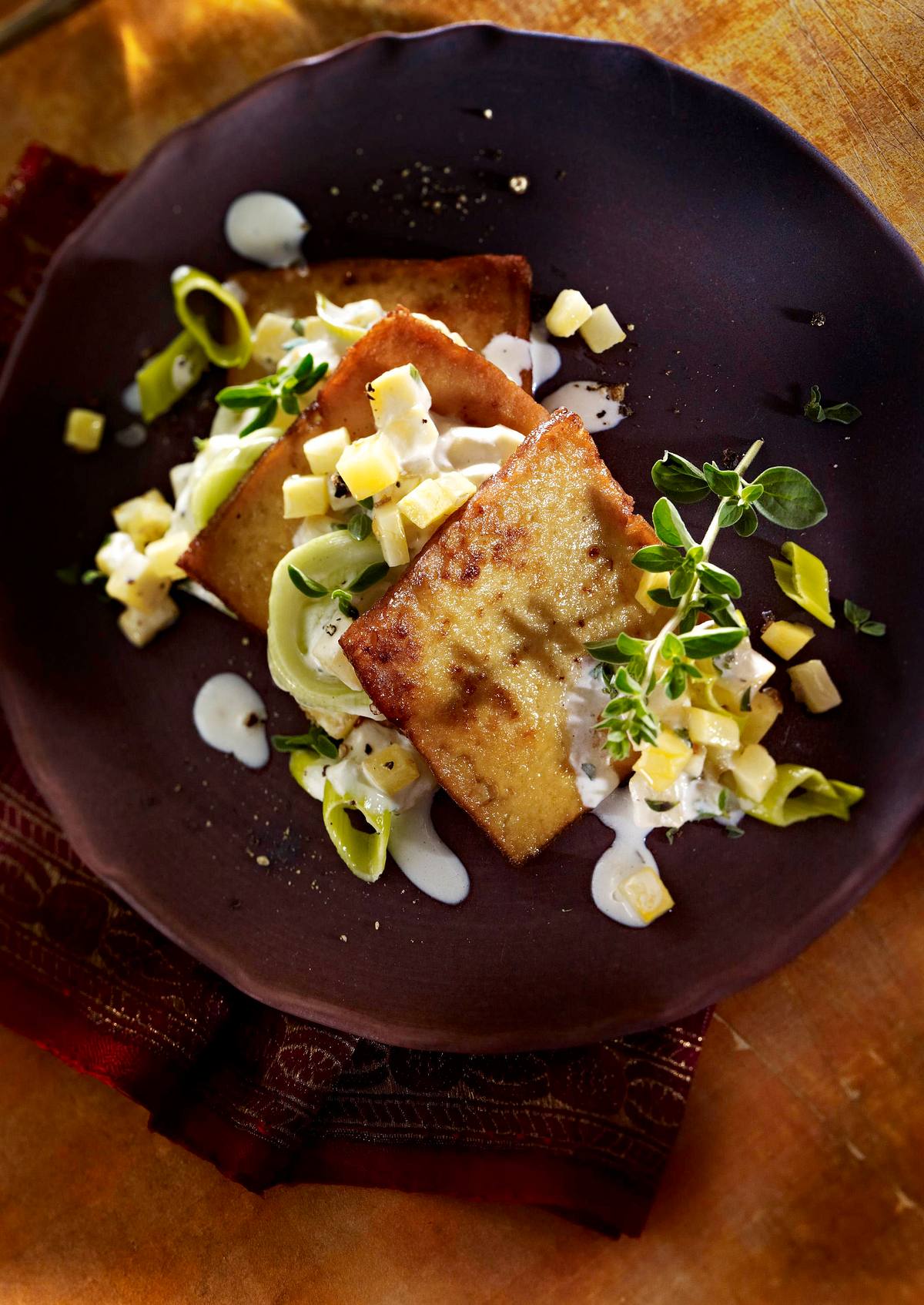 Tofu-Lasagne mit Steckrüben-Porree-Ragout und Salbei Rezept