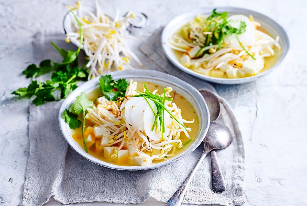 Tofu-Miso-Süppchen mit enoki-Pilzen Rezept