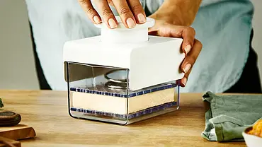 Wenn man seinen Tofu knusprig braten möchte, ist eine gute Tofu-Presse der Geheimtipp. - Foto: TofuBud/PR Wenn man seinen Tofu knusprig braten möchte, ist eine gute Tofu-Presse der Geheimtipp. - Foto: TofuBud/PR