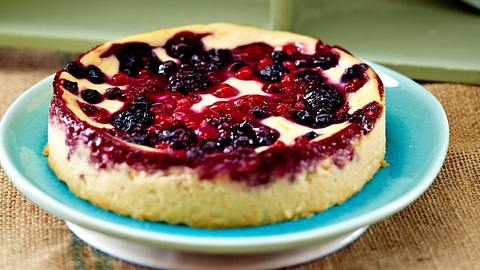 Tofukuchen mit Beeren Rezept - Foto: House of Food / Bauer Food Experts KG