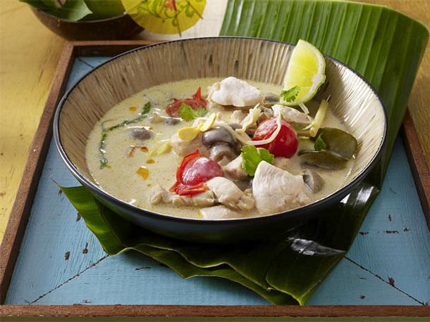 Tom Khaa Gai (Hühnersuppe mit Kokosmilch) Rezept | LECKER