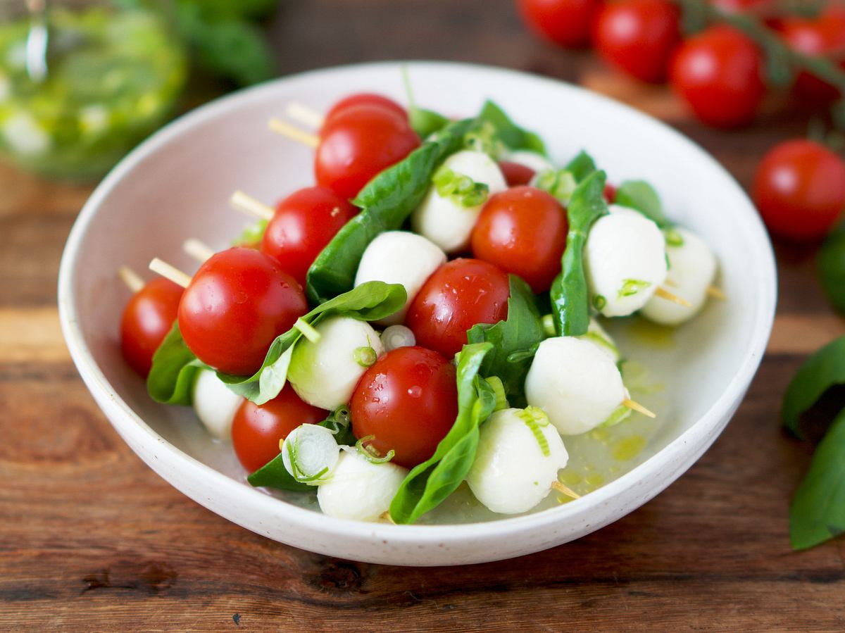 Tomaten-Mozzarella-Spieße 
