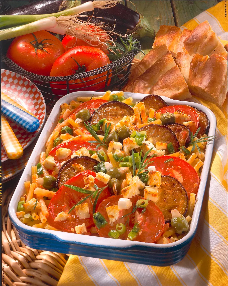 Tomaten-Auberginen-Auflauf mit Nudeln Rezept