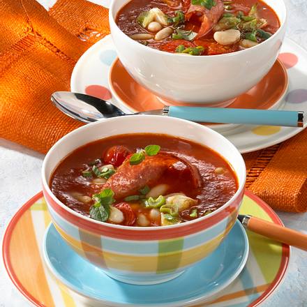 Tomaten-Bohnen-Suppe mit Salami Rezept Tomaten-Bohnen-Suppe mit Salami Rezept