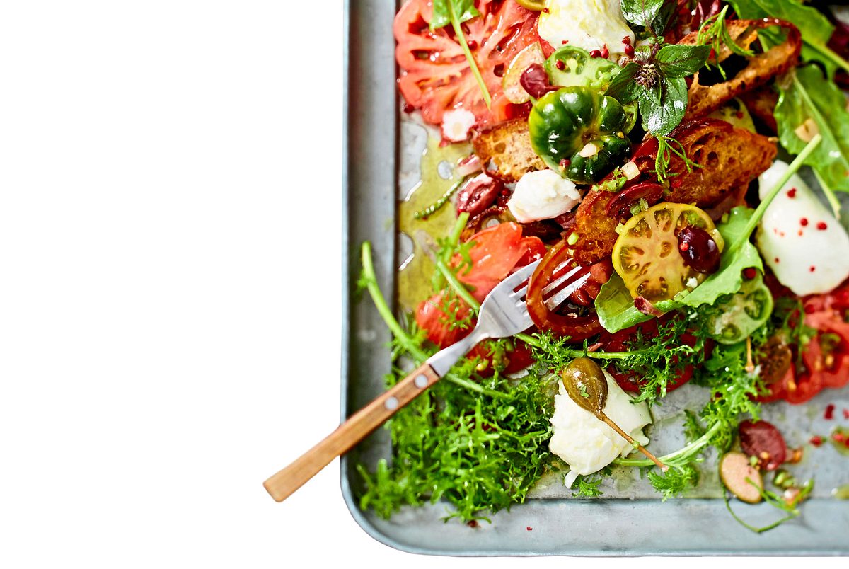 Tomaten-Brot-Salat mit Büffel-Mozzi Rezept