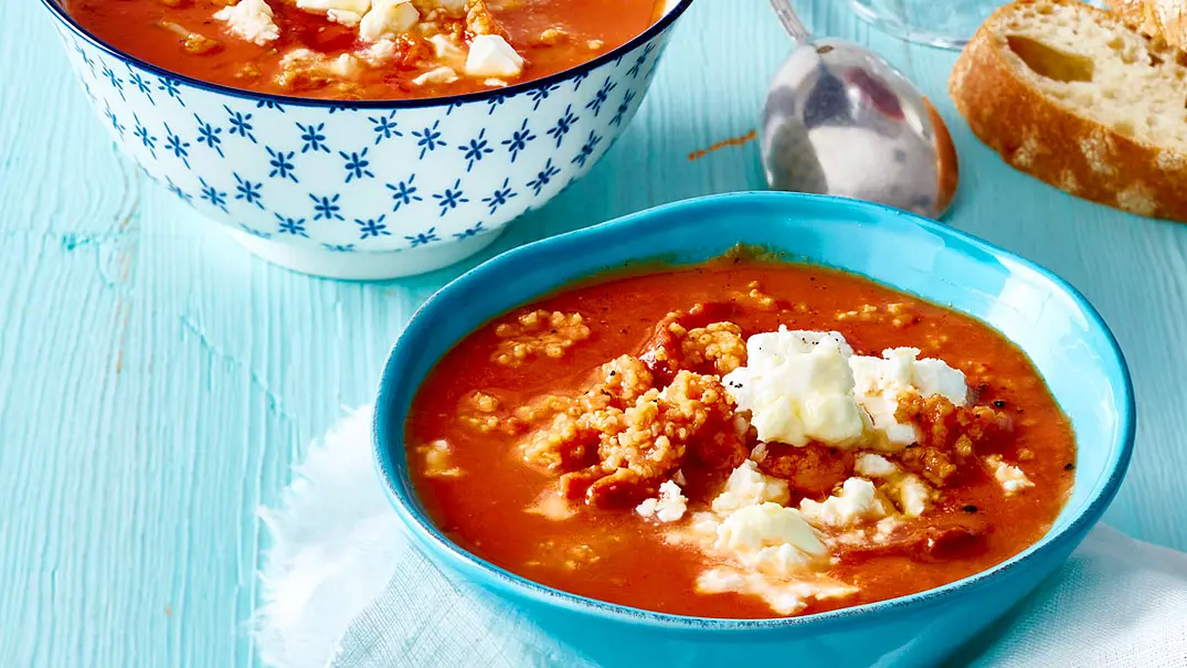 Tomaten-Bulgur-Suppe mit Blumenkohl Rezept - Foto: LECKER @ Bauer Media Group Tomaten-Bulgur-Suppe mit Blumenkohl Rezept - Foto: LECKER @ Bauer Media Group