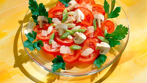 Tomaten-Champignon-Salat Rezept - Foto: Take