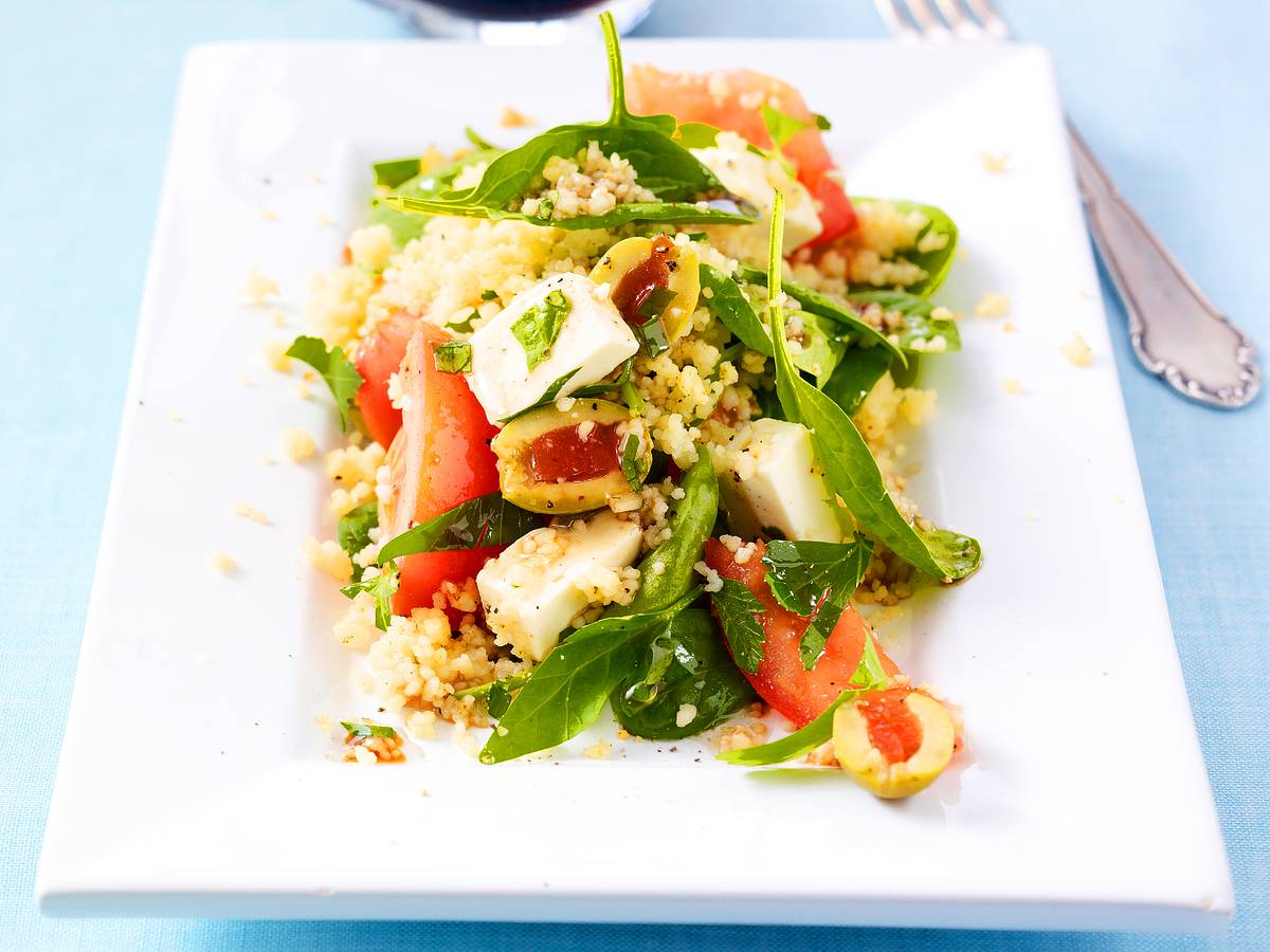 Tomaten-Couscous-Salat mit Oliven Rezept