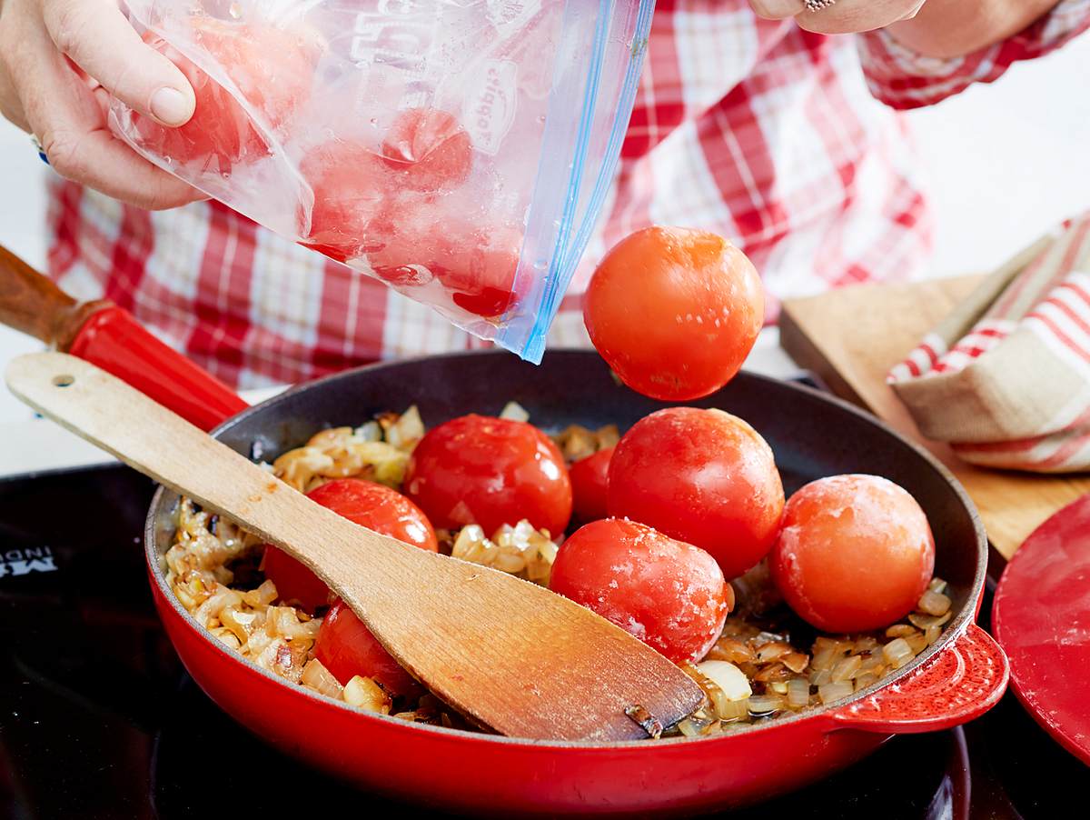 Eingefrorene Tomaten lecker verarbeiten