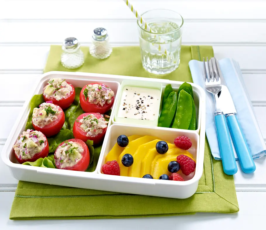 Tomaten gefüllt mit Thunfisch-Avocado-Salat Rezept