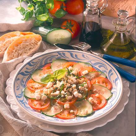 Tomaten-Gurken-Carpaccio Rezept Tomaten-Gurken-Carpaccio Rezept