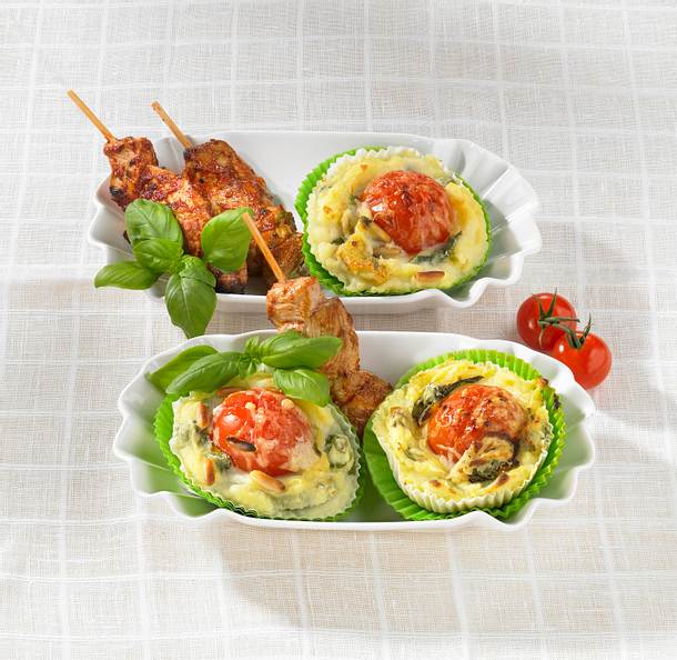 Tomaten-Kartoffelpüree-Muffins mit Schaschlik Rezept