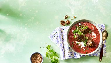 Tomaten-Kokos-Suppe mit Linsenbällchen Rezept - Foto: House of Food / Bauer Food Experts KG