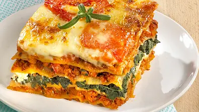 Tomaten-Lasagne mit Sojabolognese Rezept - Foto: LECKER @ Bauer Media Group