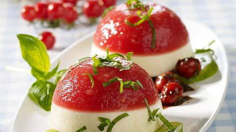 Tomaten-Mascarpone-Mousse mit Tomberry-Kompott Rezept - Foto: House of Food / Bauer Food Experts KG