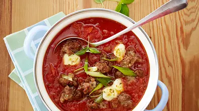 Tomaten-Mett-Eintopf Napoli Rezept - Foto: LECKER @ Bauer Media Group Tomaten-Mett-Eintopf Napoli Rezept - Foto: LECKER @ Bauer Media Group