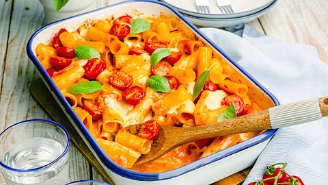 Aufläufe: Tomaten-Mozzarella-Auflauf - Foto: ShowHeroes