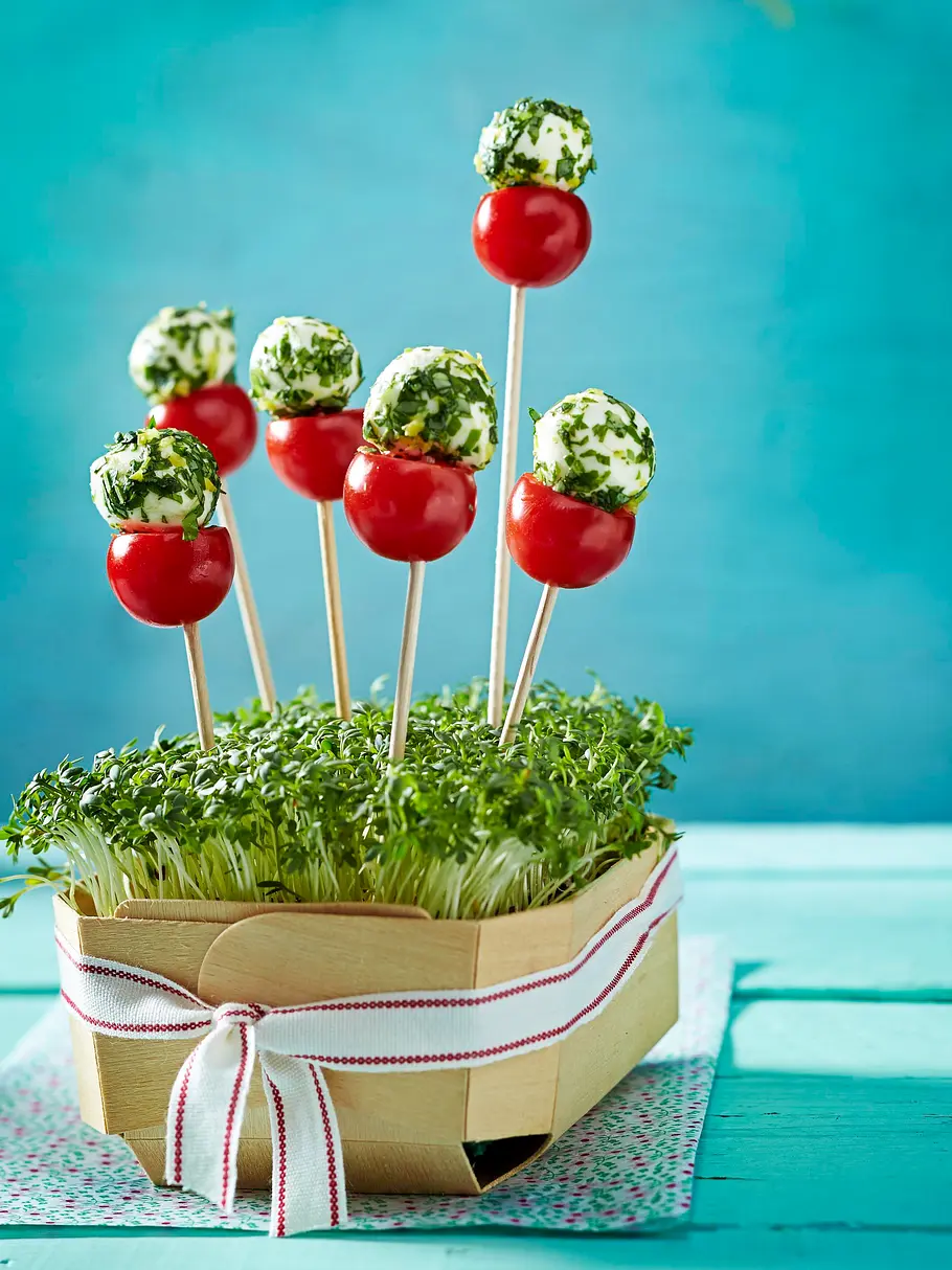 Tomaten-Mozzarella-Lollies Rezept Tomaten-Mozzarella-Lollies Rezept